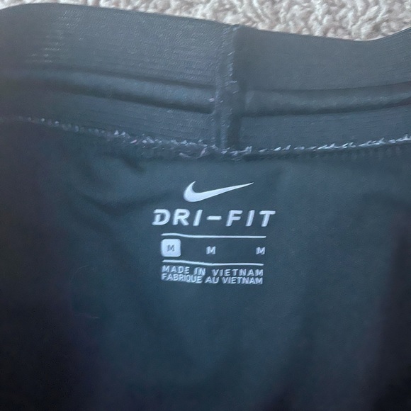 Nike running shorts - Picture 3 of 4